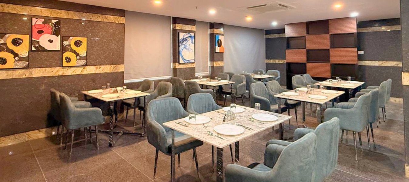 All-Day Dining: Delightful, satisfying meals served throughout the day.