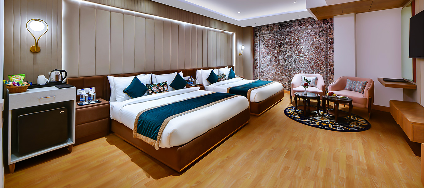 Elegant Rooms: Stylish and comfortable accommodations.