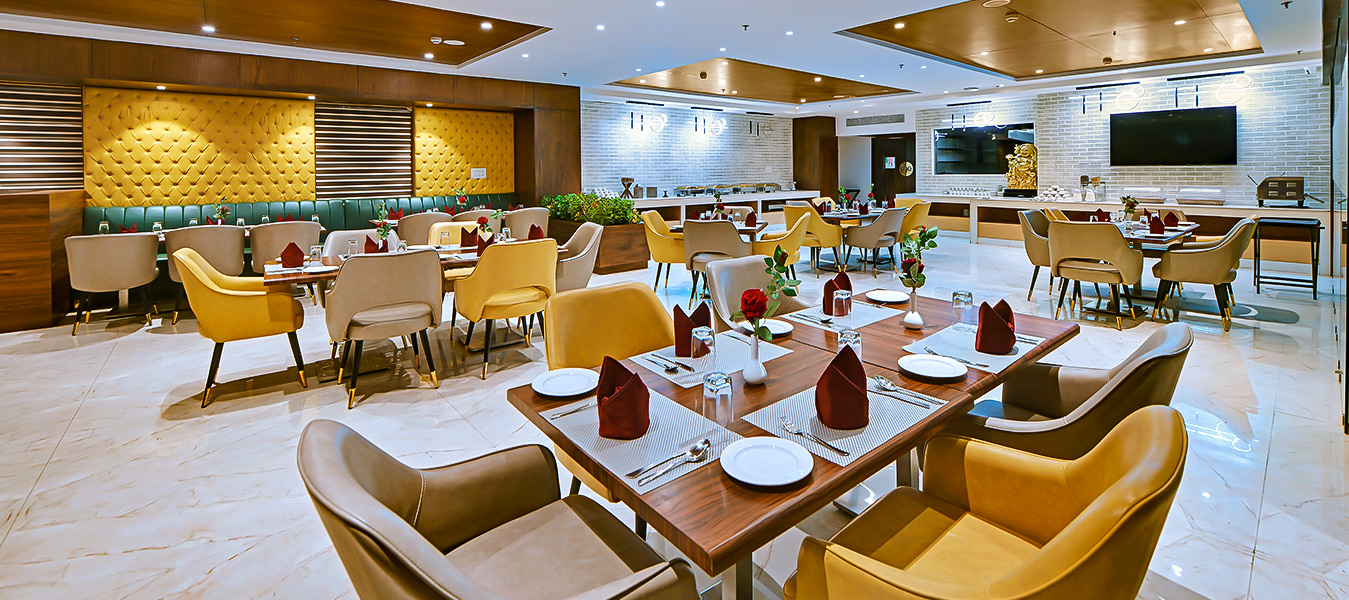 Rooftop Dining: Luxurious all-day dining with stunning city views.