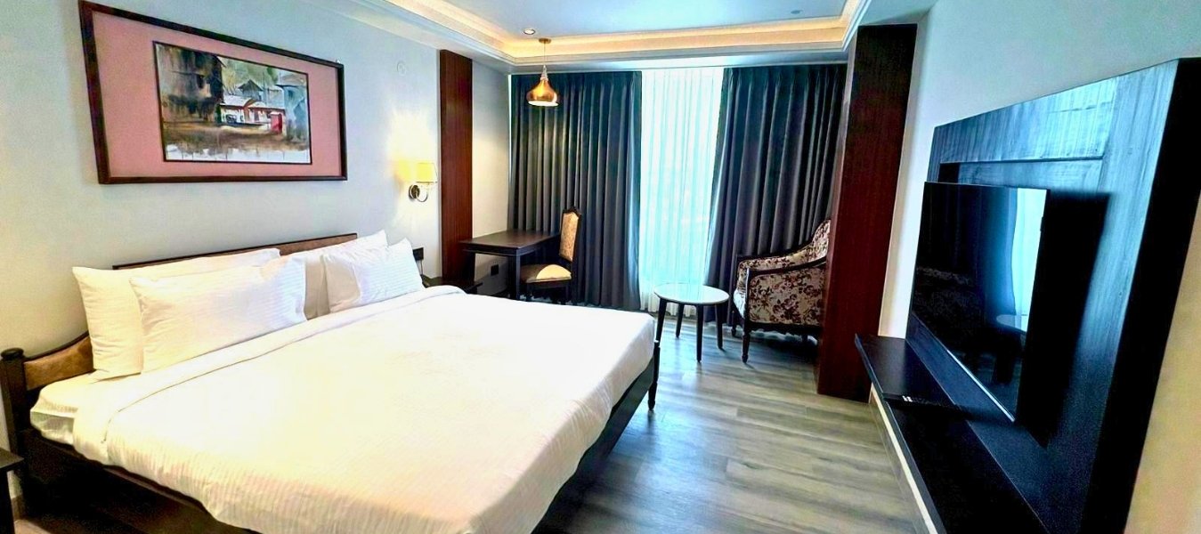 Comfortable Accommodation: Well-appointed rooms designed to offer a relaxed and comfortable stay.