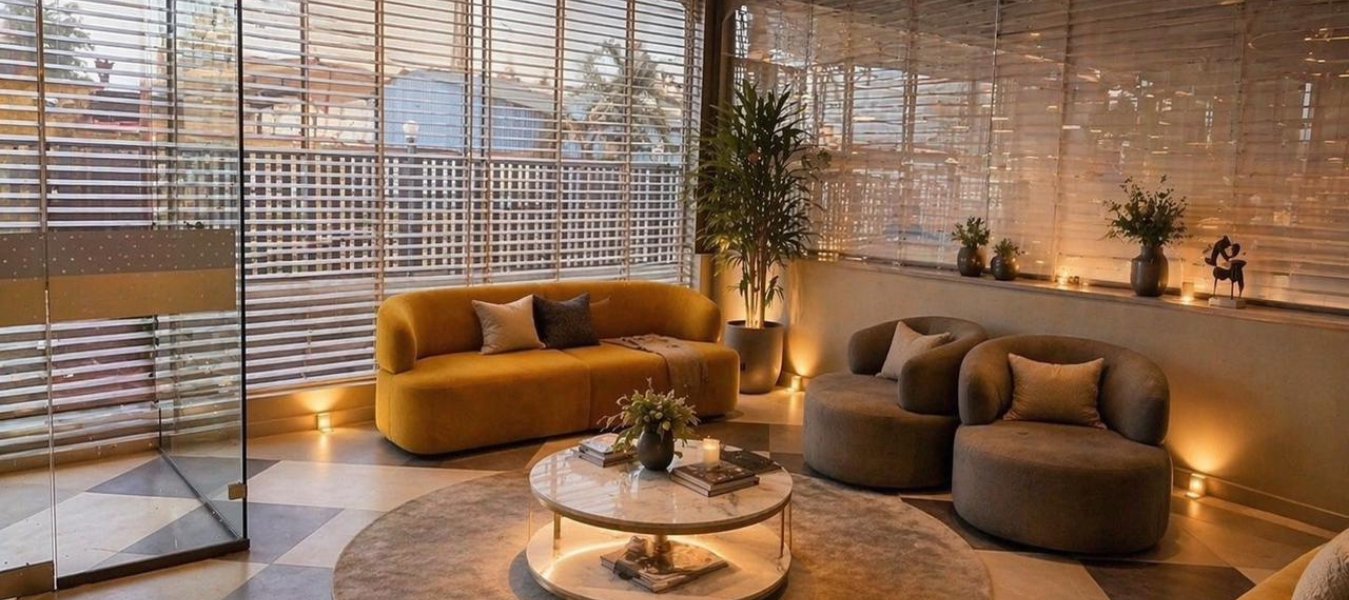 Warm Hospitality: Thoughtful service for a pleasant and seamless experience.