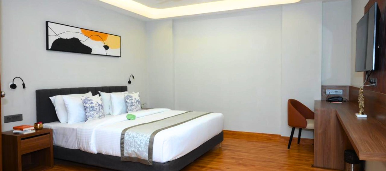Comfortable Accommodation: Well-appointed rooms for a relaxed and convenient stay.