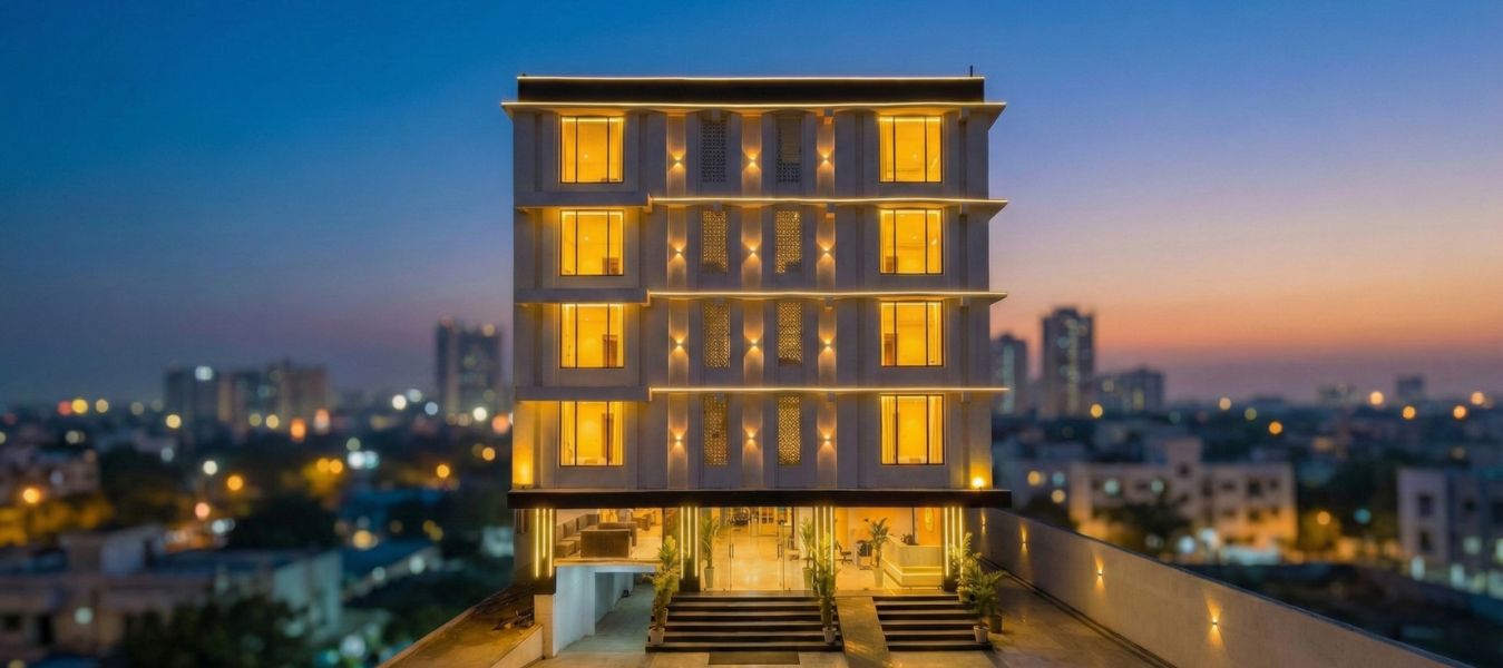 Prime Location: 15-minute drive from Shri Ram Janmabhoomi Temple, close to the railway station and bus stand.