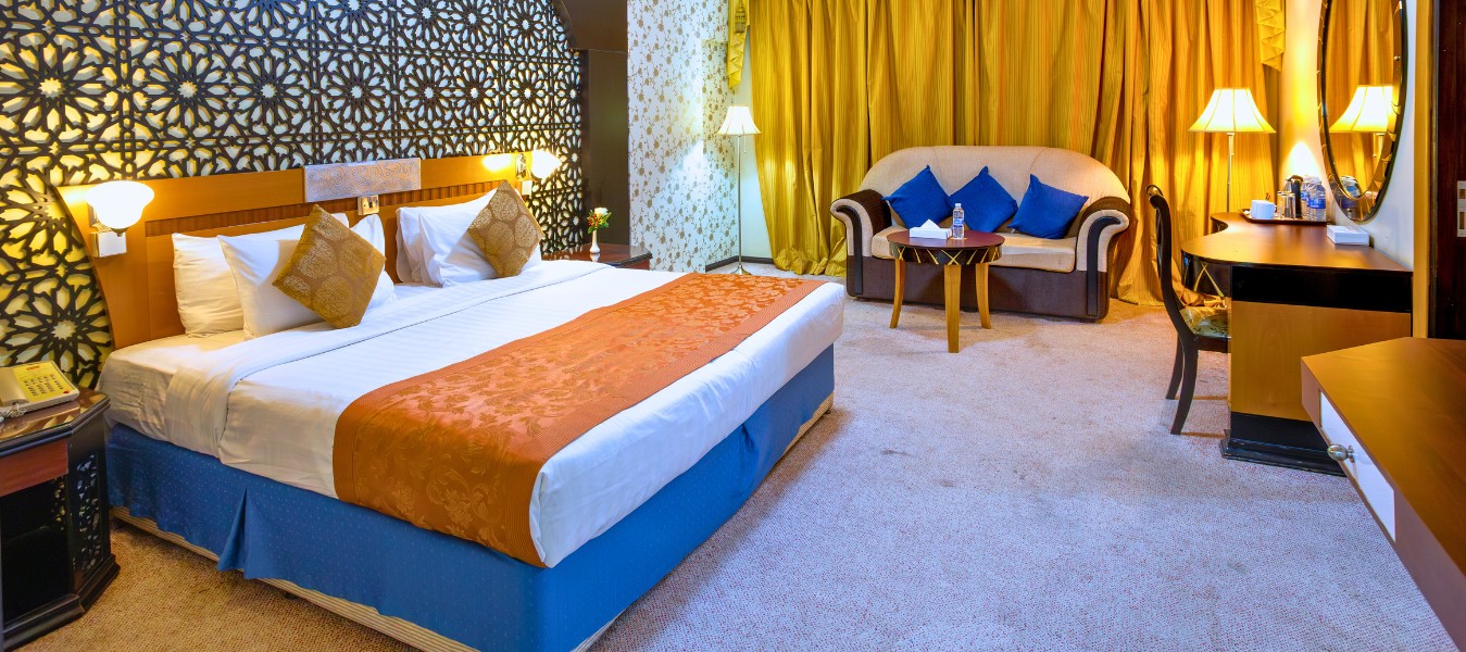 Elegant Accommodation: Stylish rooms and suites offering comfort and relaxation.