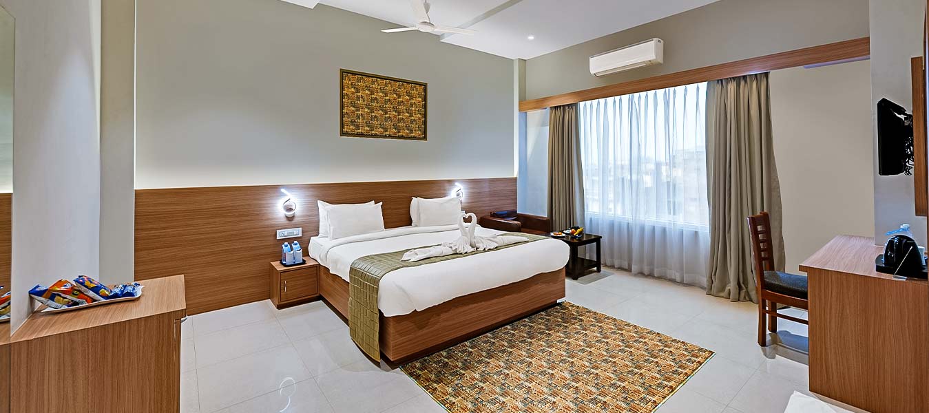 Modern Amenities: Equipped with contemporary amenities for a comfortable stay.