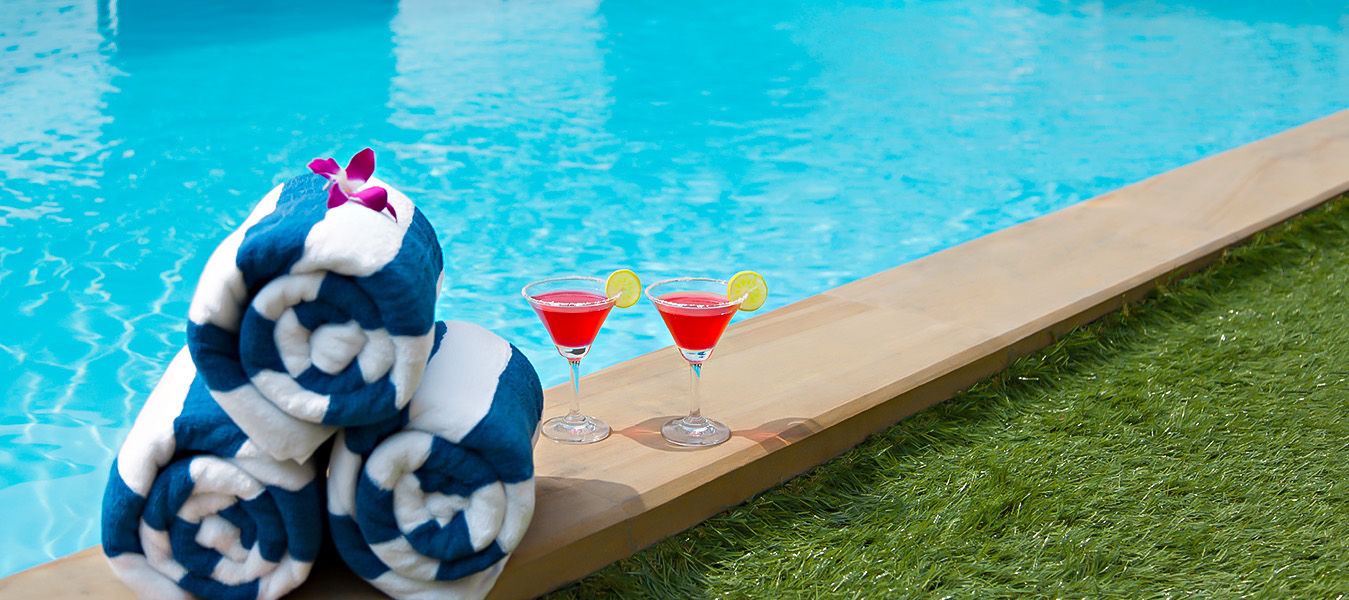 Recreational Amenities: Features a refreshing pool perfect for swimming or lounging.