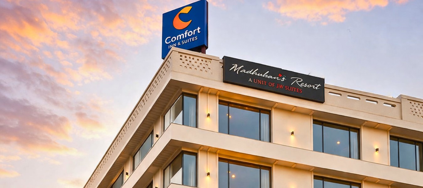 Central Location: Conveniently located in the heart of the city, with easy access to the railway station, bus stand, and popular attractions.