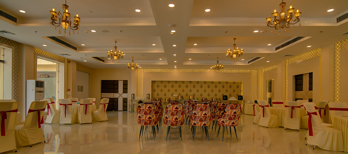Versatile Event Venues: Ideal for weddings, business conferences, and social events.