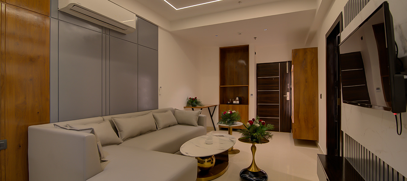Modern amenities: Complimentary Wi-Fi, 24-x7 room service, and ample parking.