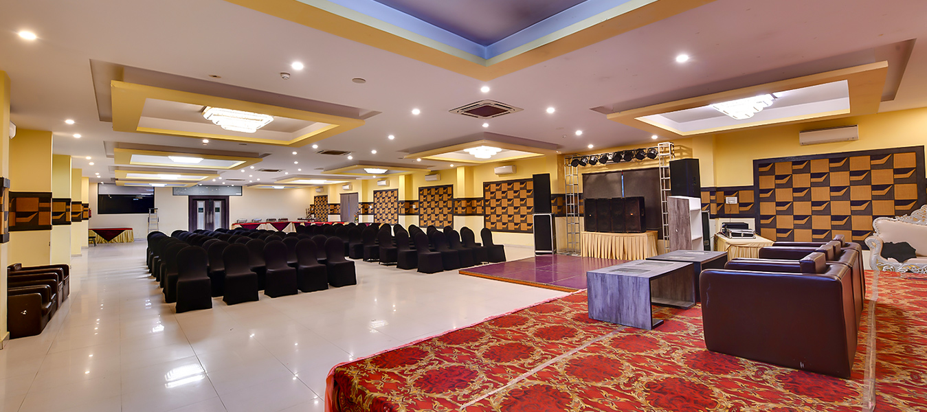 Versatile Event Spaces: Features splendid banquet halls perfect for weddings, parties, and business meetings.