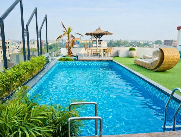 Rooftop Pool